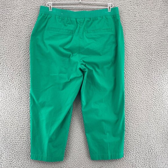 Chicos Pants 0.5 US 6 Green Fitigues Capris Stretch Straight Leg Pockets Casual - Picture 3 of 13